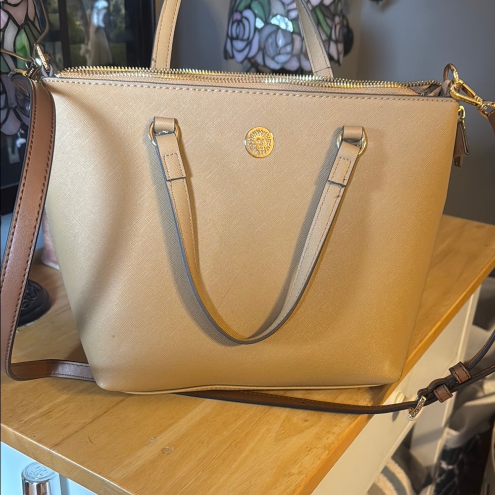 Elegant Tan Handbag